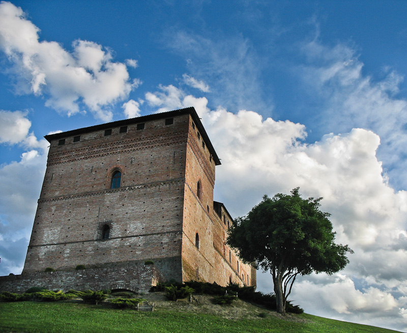 Castello di Grinzane
