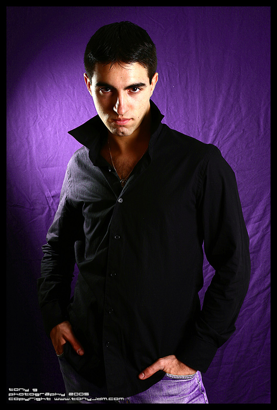 Tipo con aria da figo