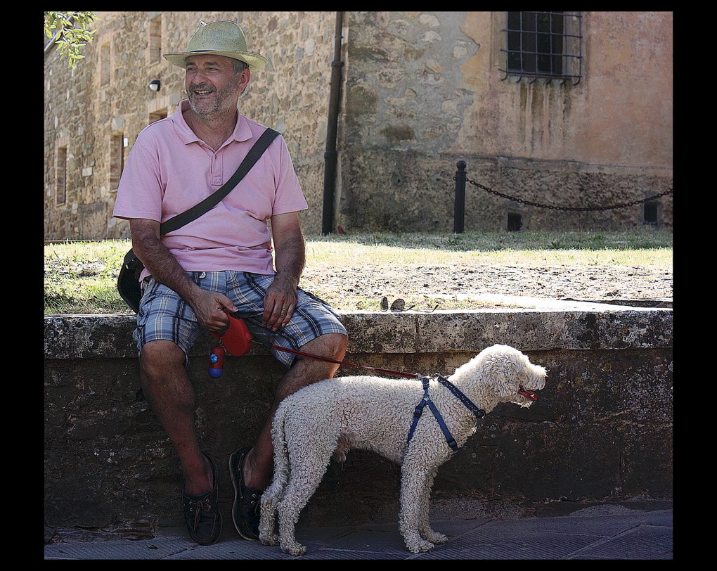 cane e padrone: stessa espressione :-)