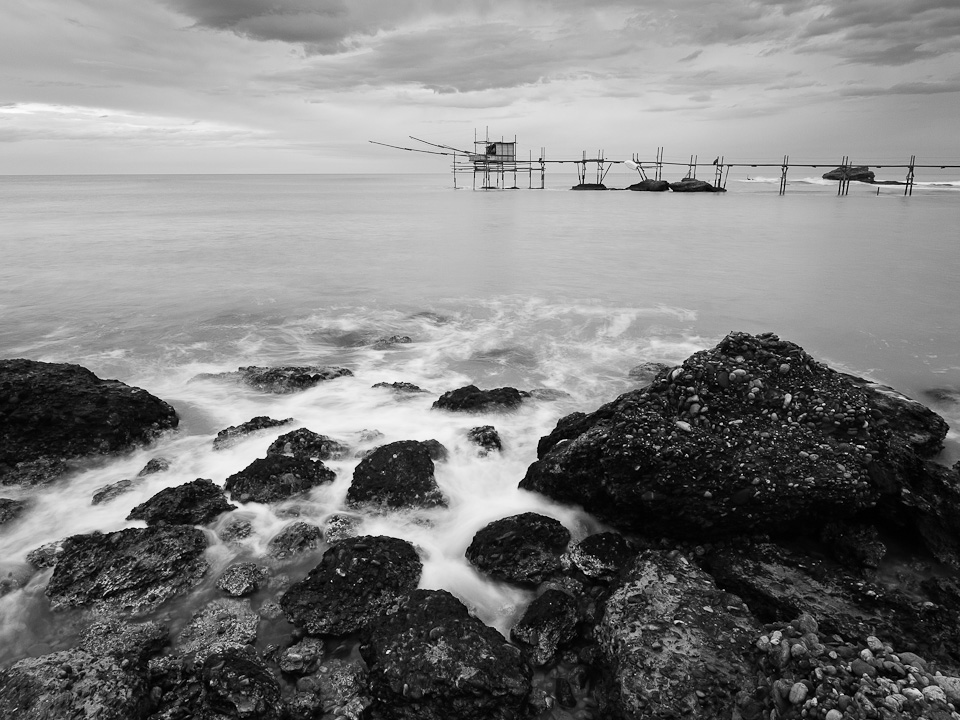 gli scogli e il trabucco