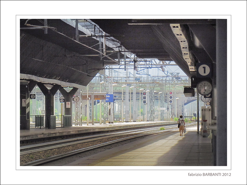 in attesa del treno che non arriver�....