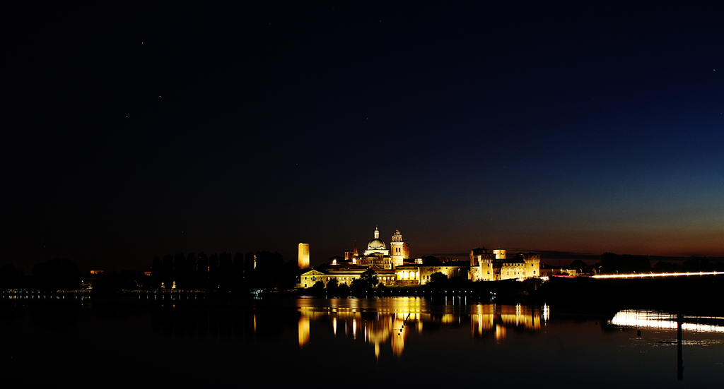 mantova skyline