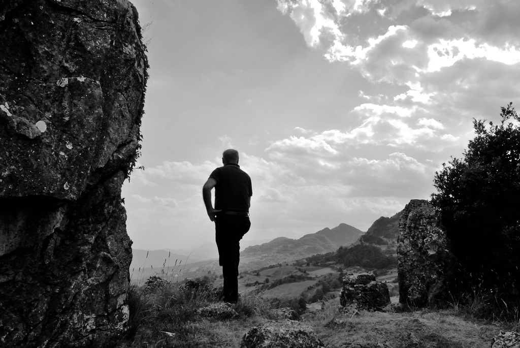 Il viaggiatore sopra il mare di nebbia (senza nebbia)
