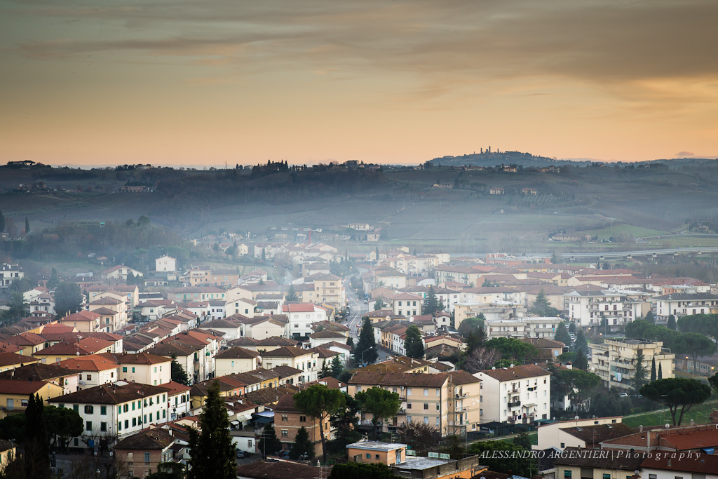 Certaldo e San Gimignano (in fondo)