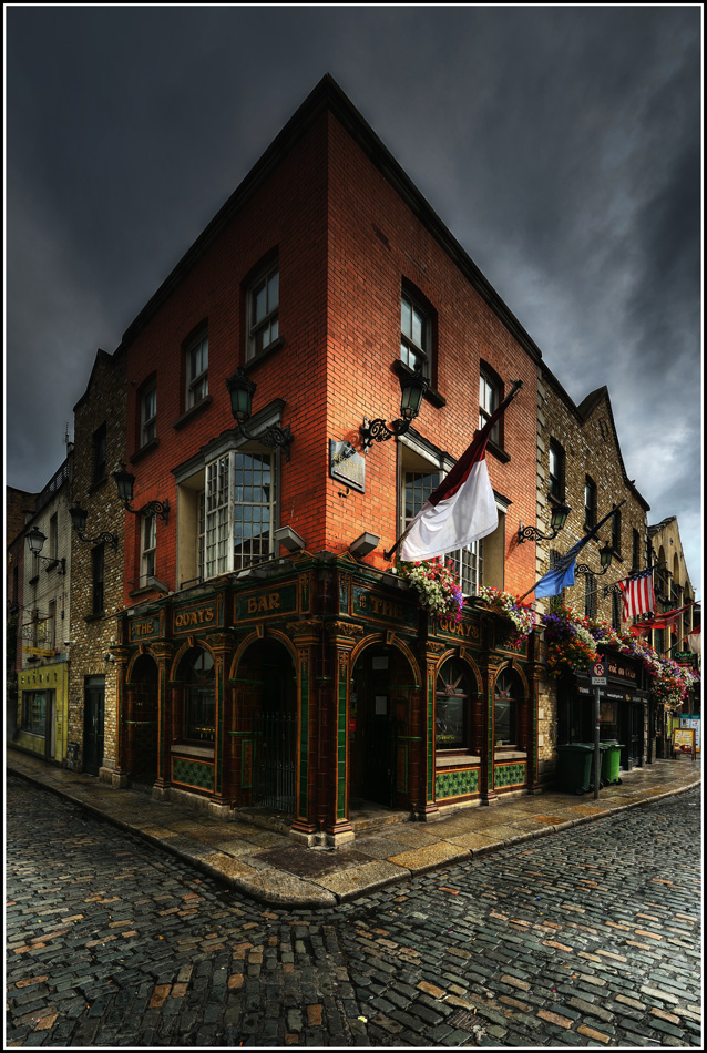 . . . .  The Quay's  Bar . . . . Dublino