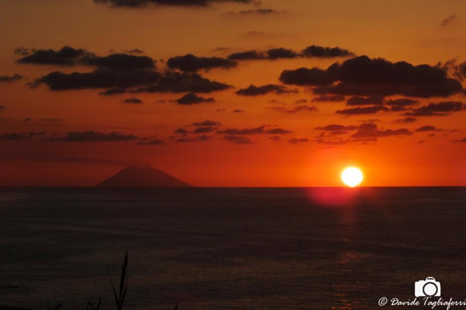 Tramonto su Stromboli