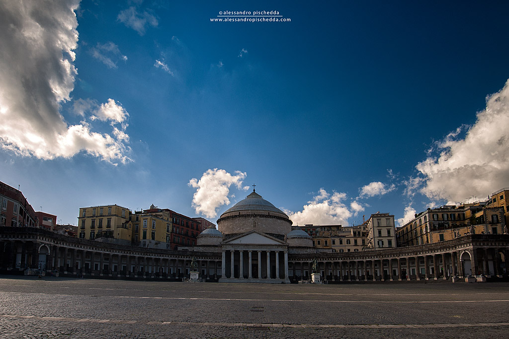 Napoli, Piazza Plebiscito