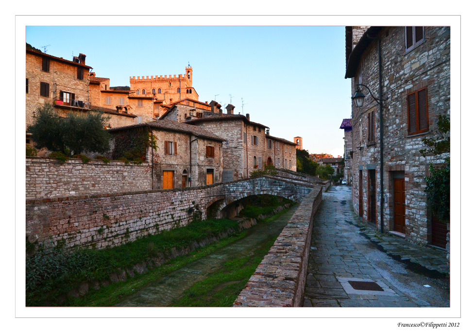 Gubbio: si fa sera
