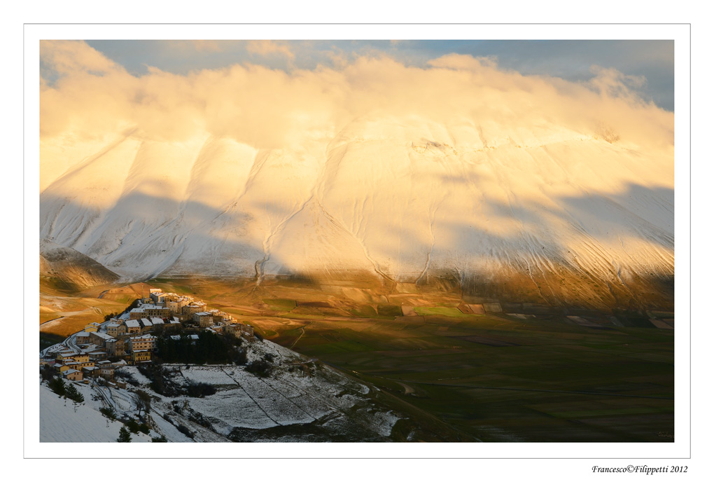 Castelluccio di Norcia e Monte Vettore