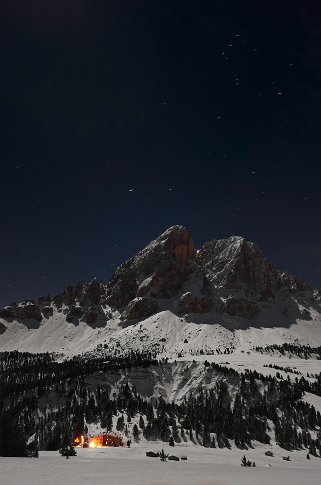 Sass de Putia in notturna