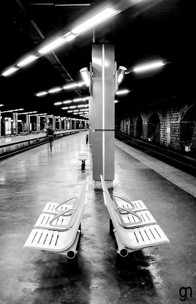 Passato e futuro divisi da una banchina