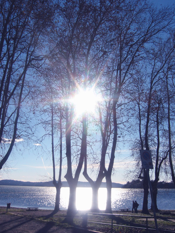 passeggiata sul lago
