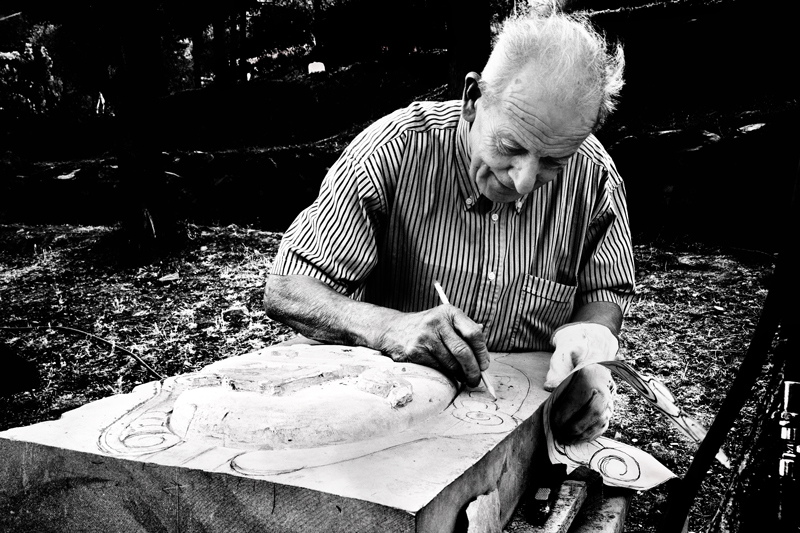 Lo scalpellino all'opera