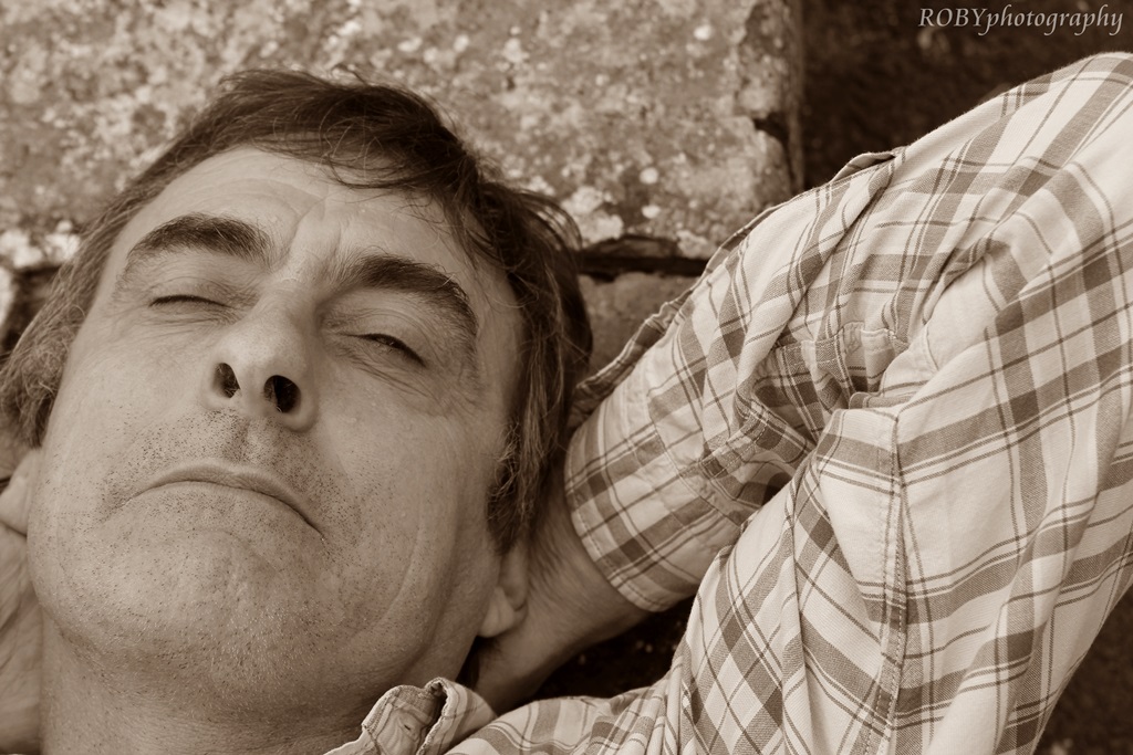 Lo sguardo fiero di un lavoratore