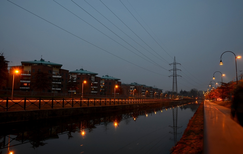 primi scatti di sera Naviglio Martesana