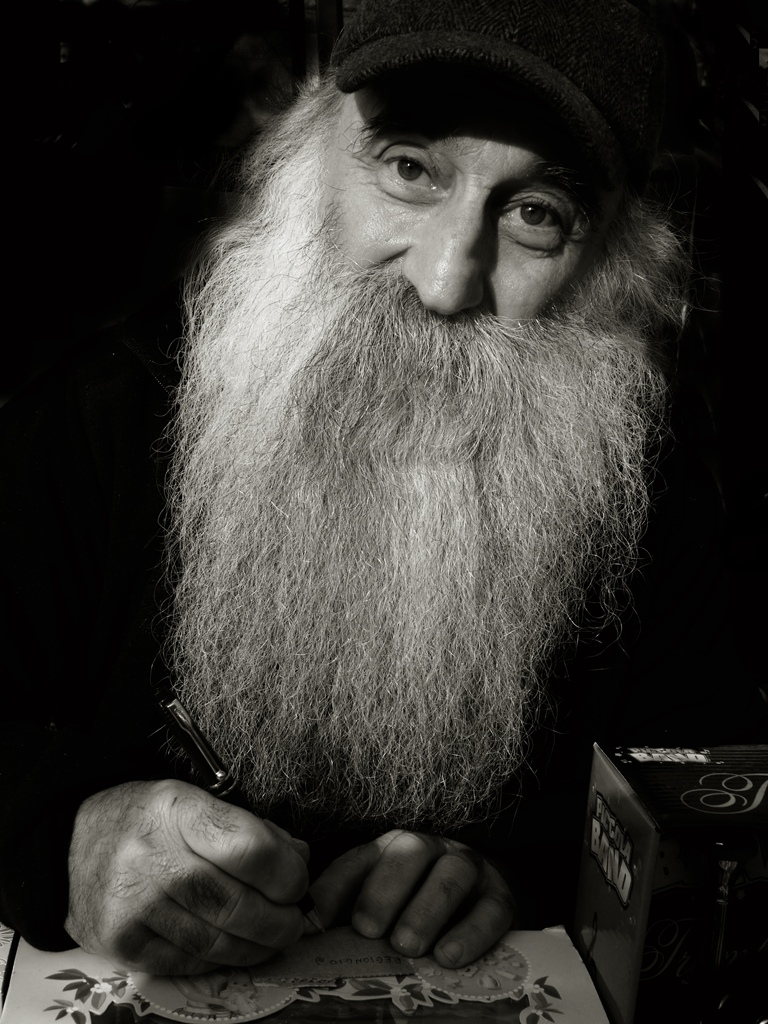 L'uomo del banco dei giocattoli b&N