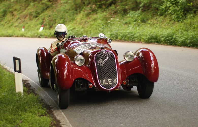 sul ciglio della strada