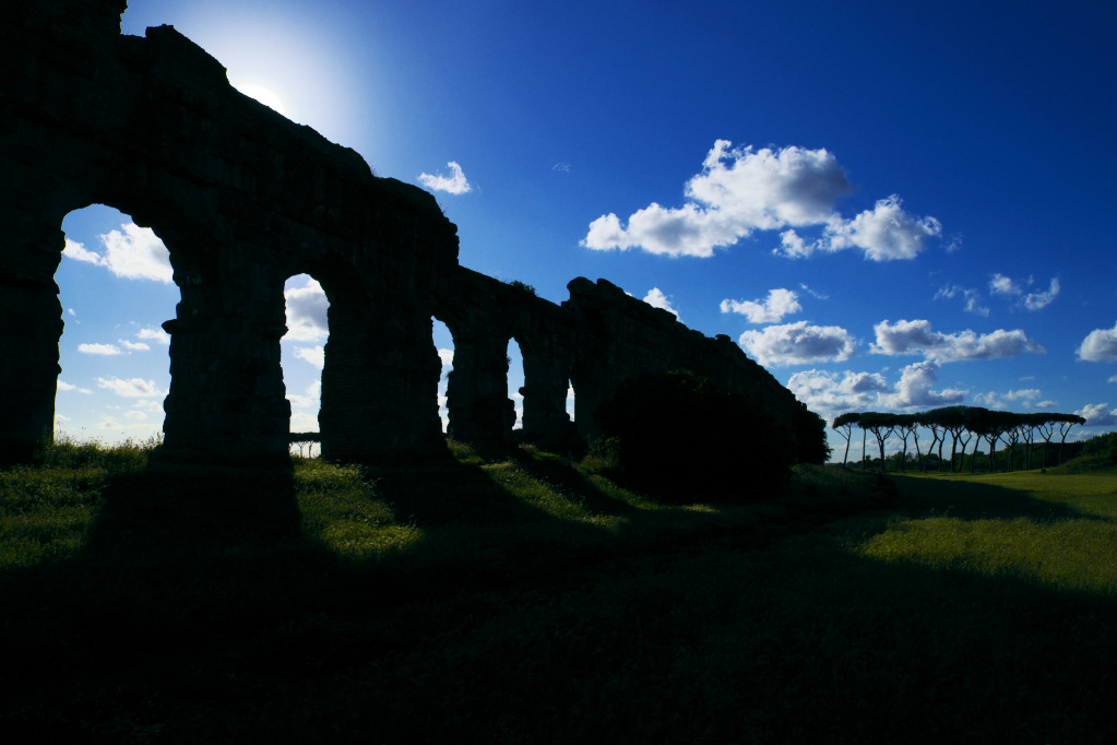 Acquedotto in controluce