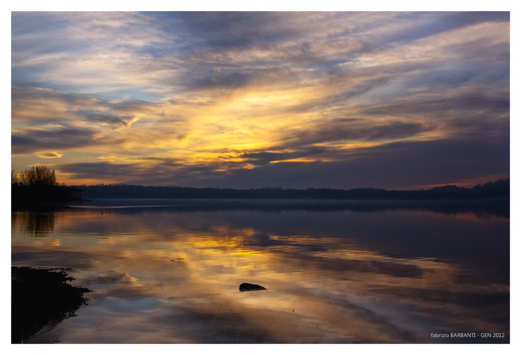 Tramonto sul lago
