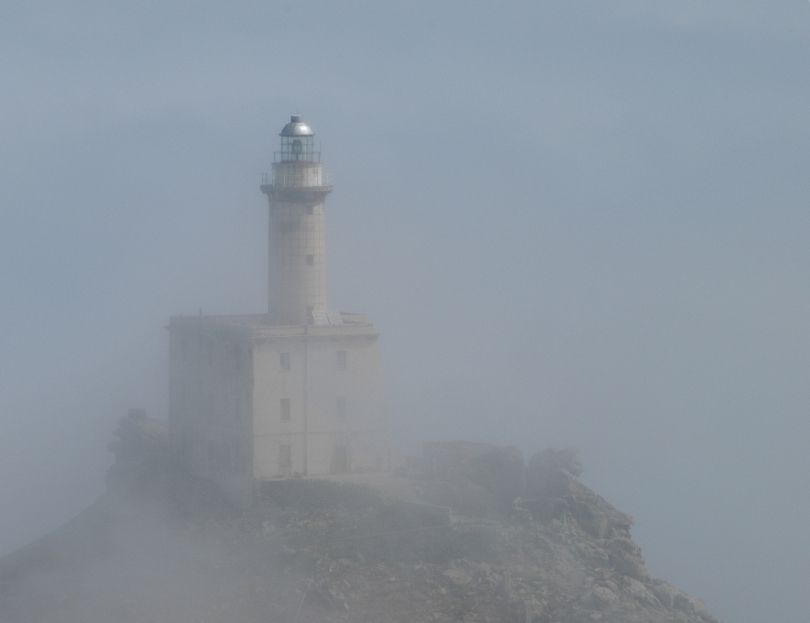 faro punta scorno