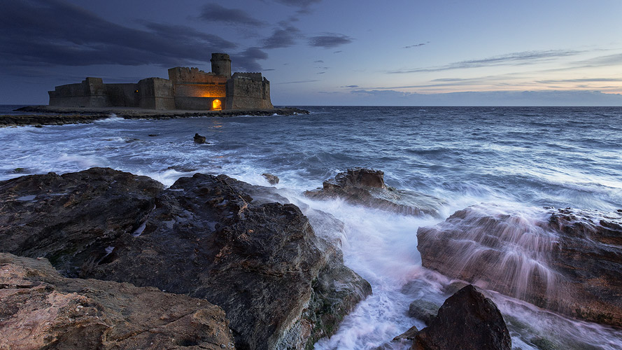 Le Castella nella Blue Hour