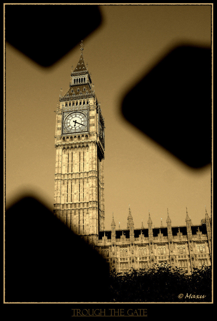 Attraverso il cancello...