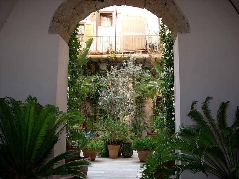 Cortile isola di Ortigia Siracusa