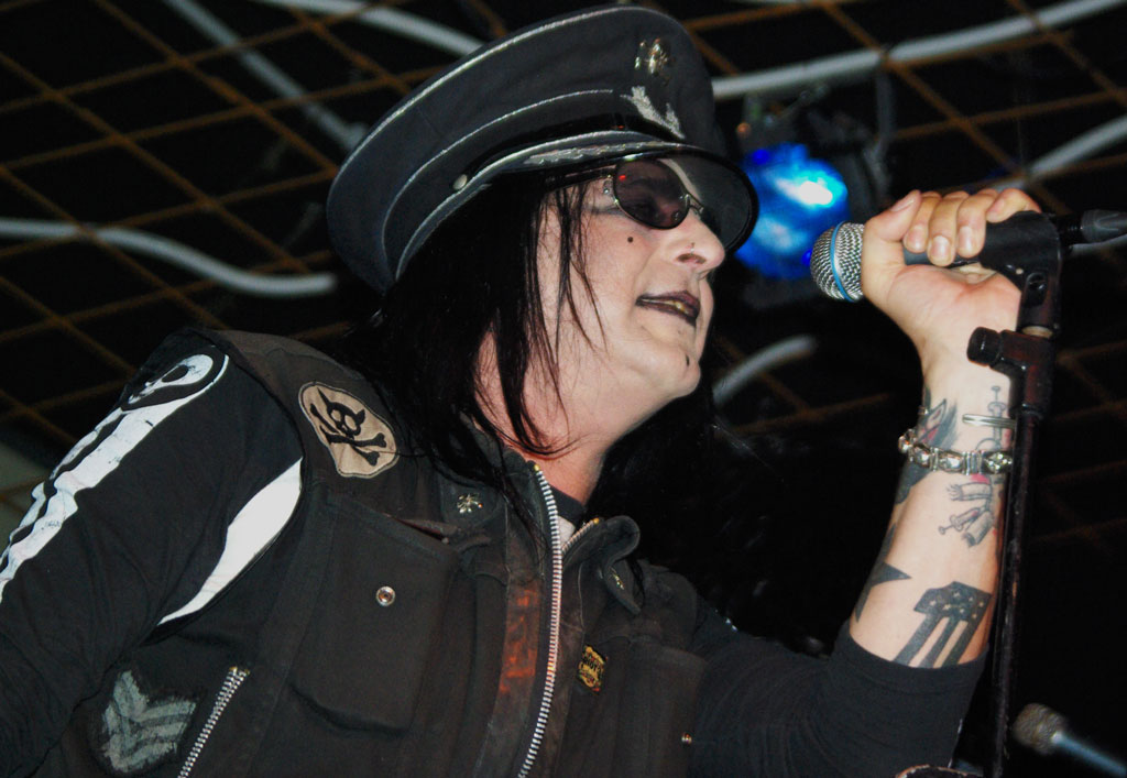 Faster Pussycat Singer