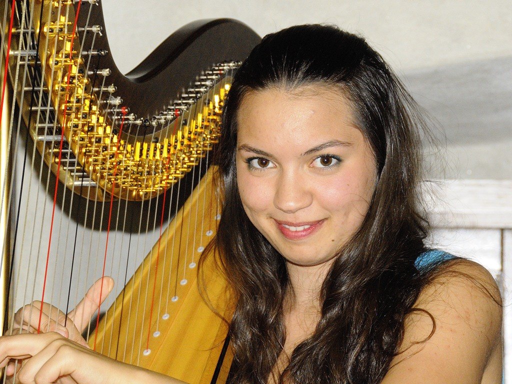 Anna Astesano arpista