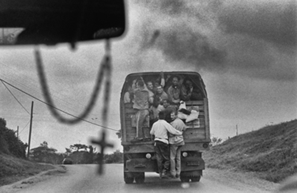 Sulla strada per vinales, cuba 2002