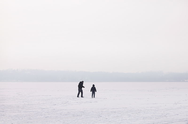 due sul lago ghiacciato