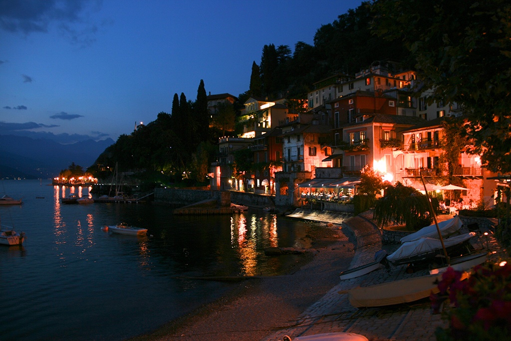 Varenna by night