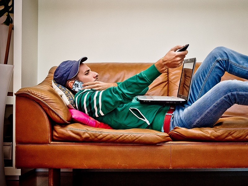 [Contest - Tecnologia]Homo divanus tecnologicus