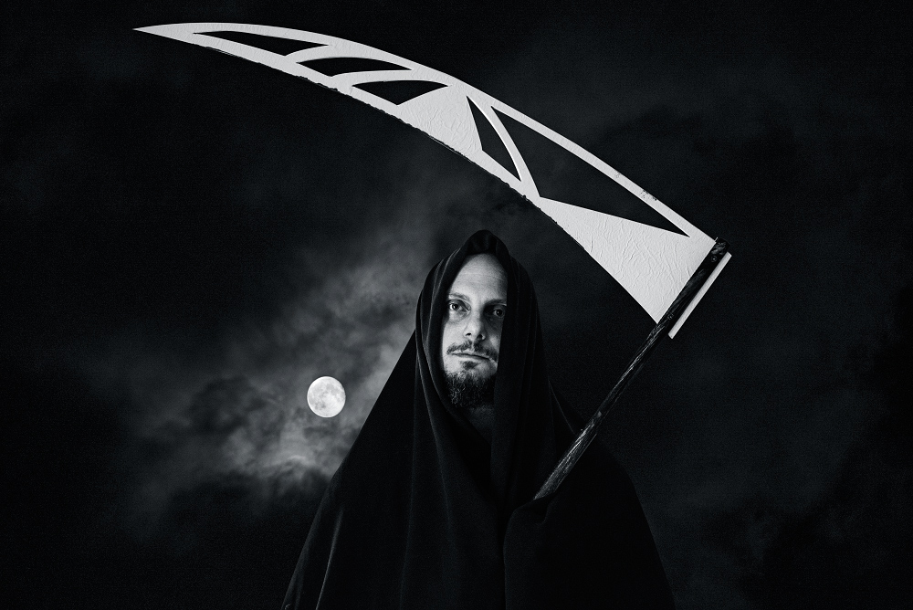 The bored Grim Reaper