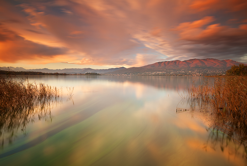 The green way of the lake