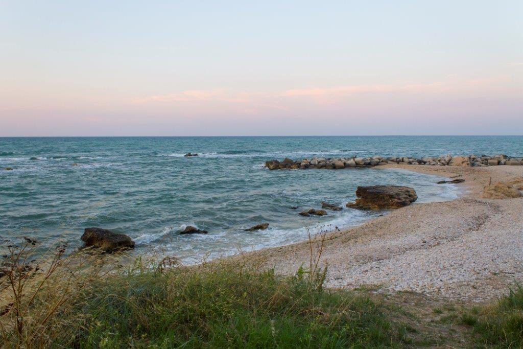 Spiaggetta al tramonto