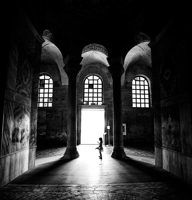 LITTLE GIRL - RAVENNA