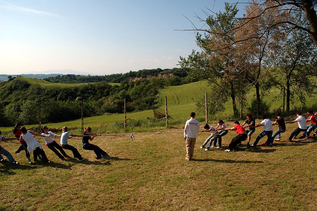 inizia il tiro alla fune!