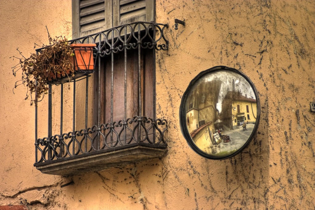 Piazza allo specchio