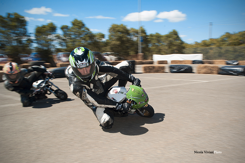 Minimoto...panning in curva...
