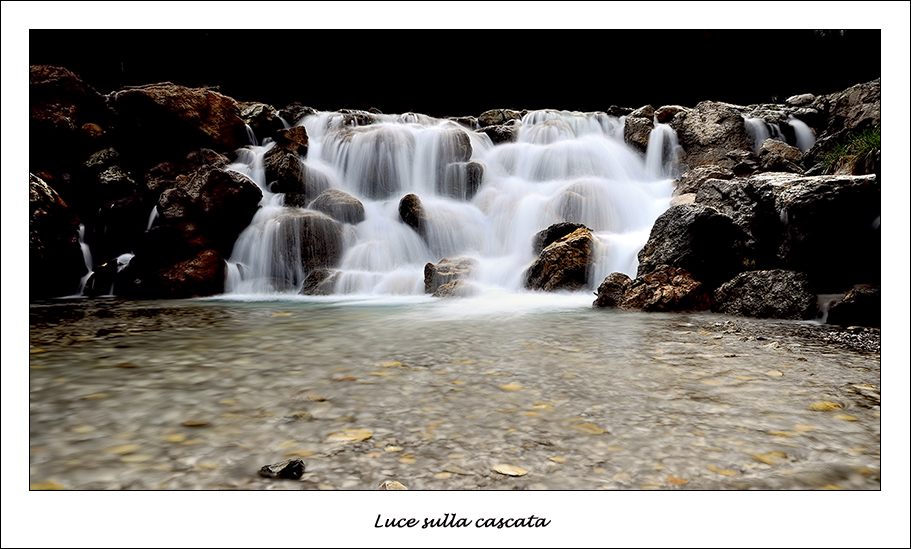 Luce sulla cascata