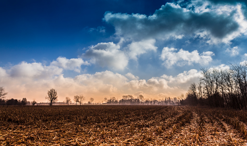 Campagna e nuvole
