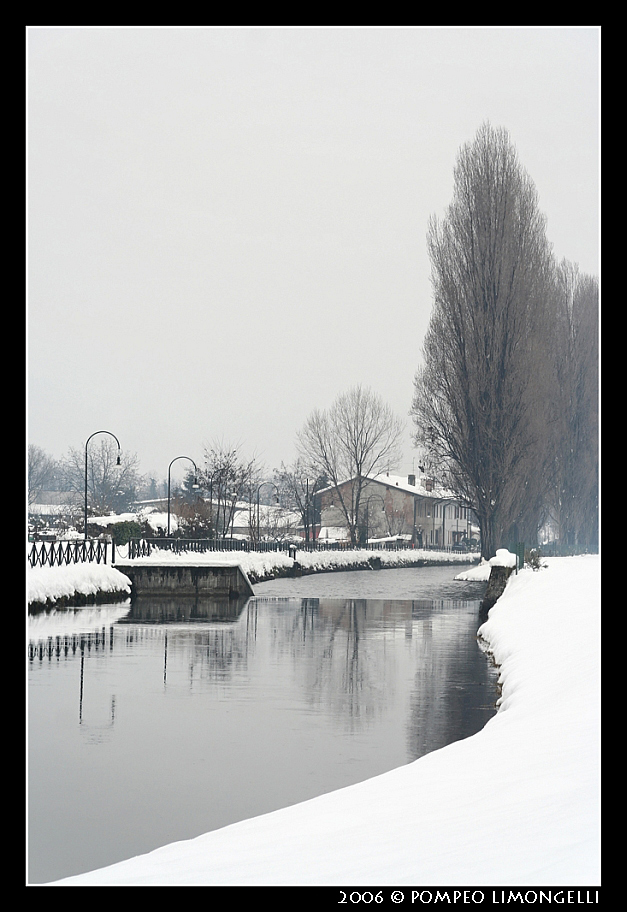 Il Naviglio innevato