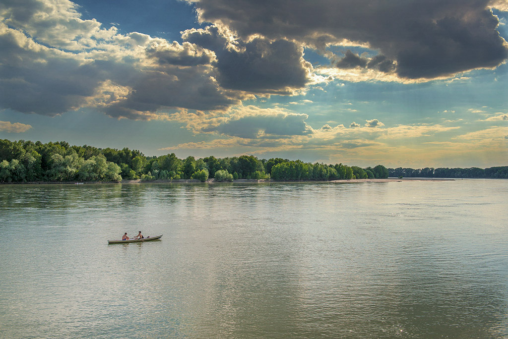 una domenica sul fiume