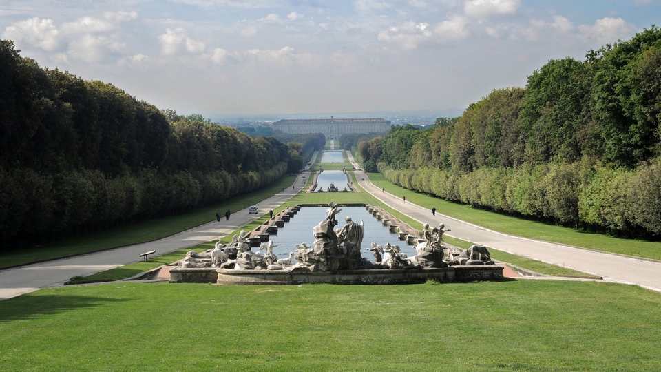 Reggia di Casertavista dai giardini