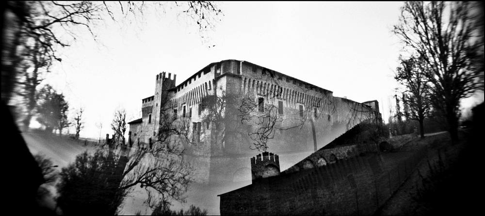70 fantasmi ;/) pinhole doppia esposizione
