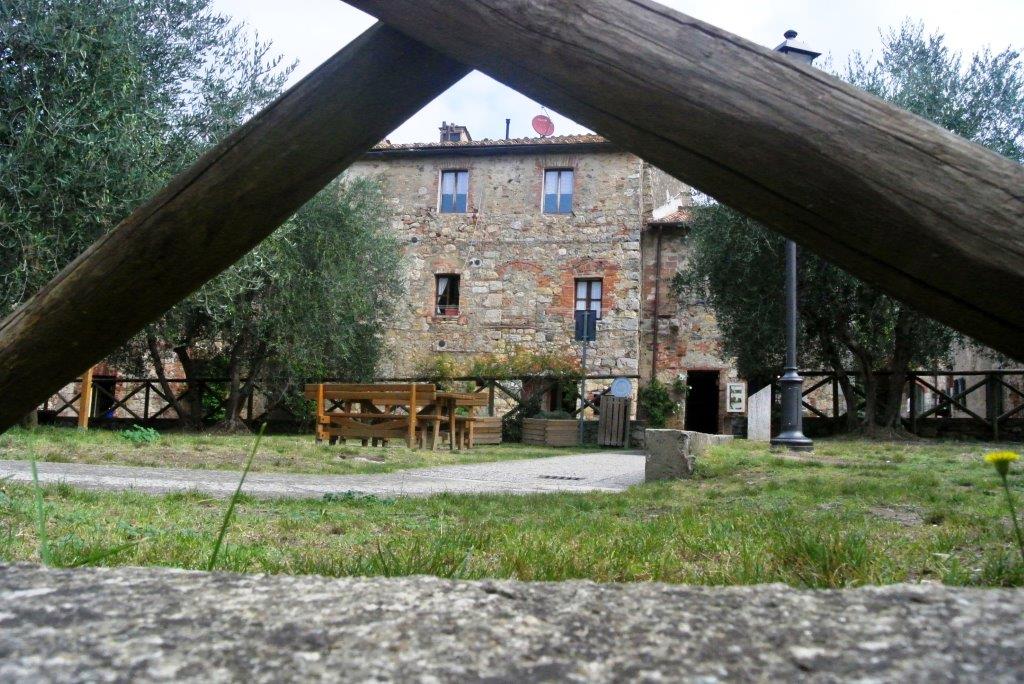 MONTERIGGIONI (SCORCIO)