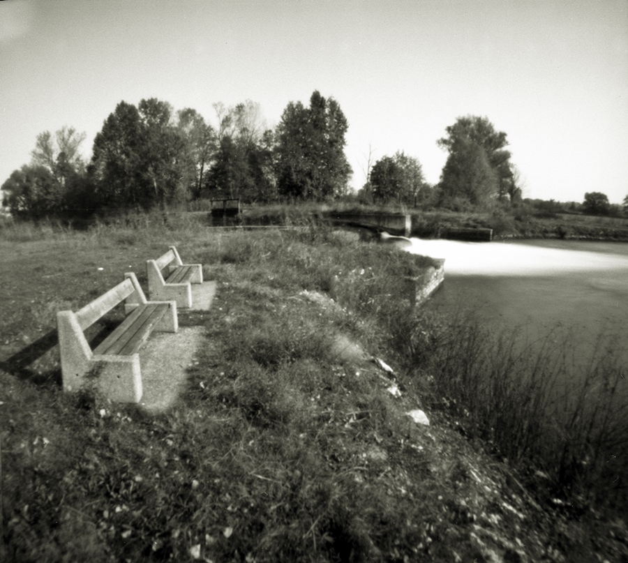in riva al fosso ;/) pinhole