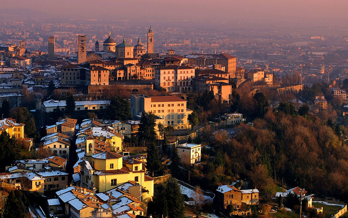 Bergamo alta al tramonto