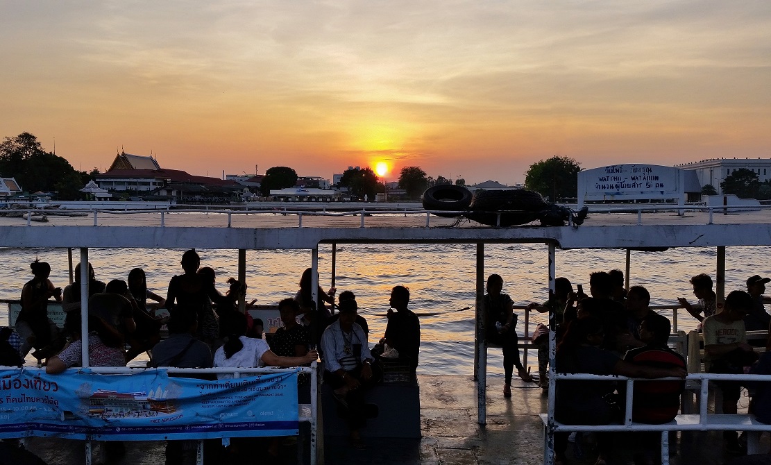 Tramonto sul fiume Chao Phraya